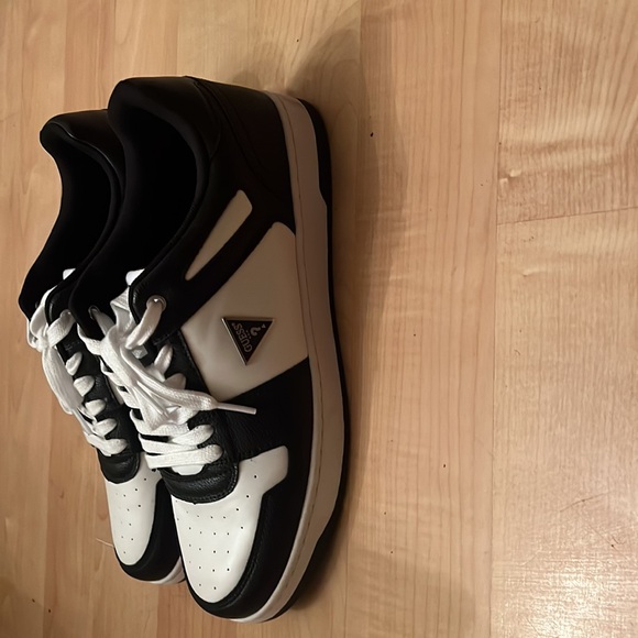 Guess sneakers - Picture 4 of 4